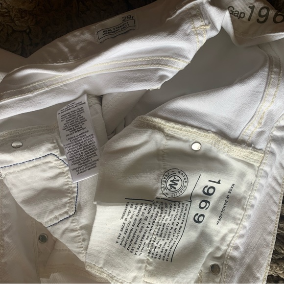 White Gap Jeans - Picture 4 of 5